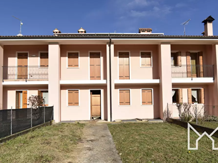Immagine 1 di Casa trifamiliare in vendita  a San Zenone Degli Ezzelini