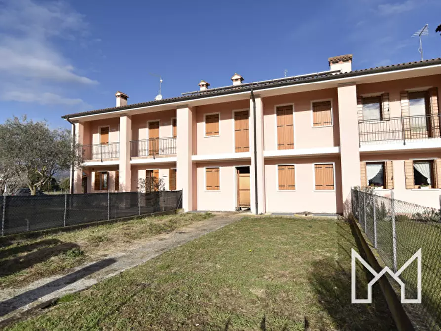 Immagine 2 di Casa trifamiliare in vendita  a San Zenone Degli Ezzelini