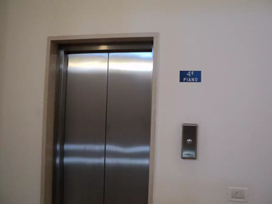 Immagine 9 di Appartamento in vendita  in VIA TINTORETTO 1 a Comacchio