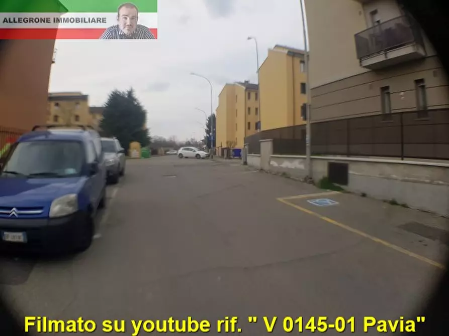 Immagine 3 di Garage in vendita  in brenta a Pavia