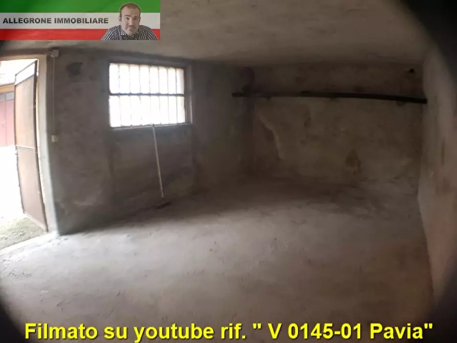 Immagine 10 di Garage in vendita  in brenta a Pavia