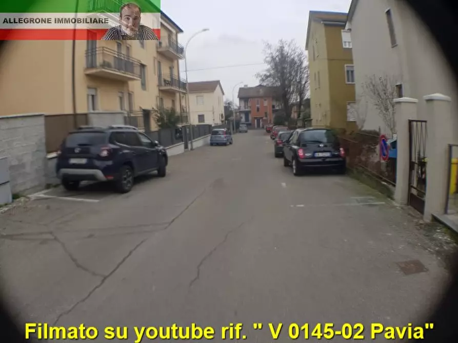 Immagine 3 di Garage in vendita  in brenta a Pavia