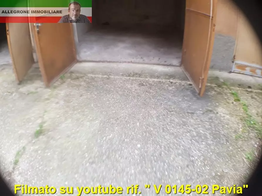 Immagine 10 di Garage in vendita  in brenta a Pavia