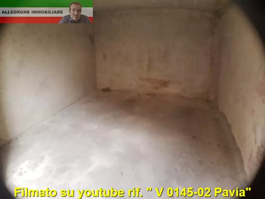 Immagine 11 di Garage in vendita  in brenta a Pavia