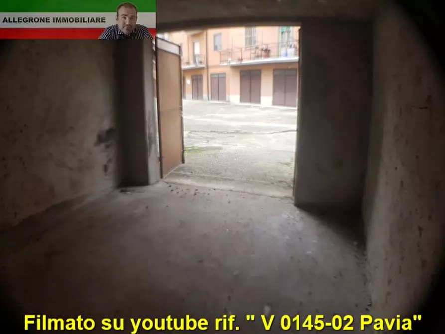 Immagine 13 di Garage in vendita  in brenta a Pavia