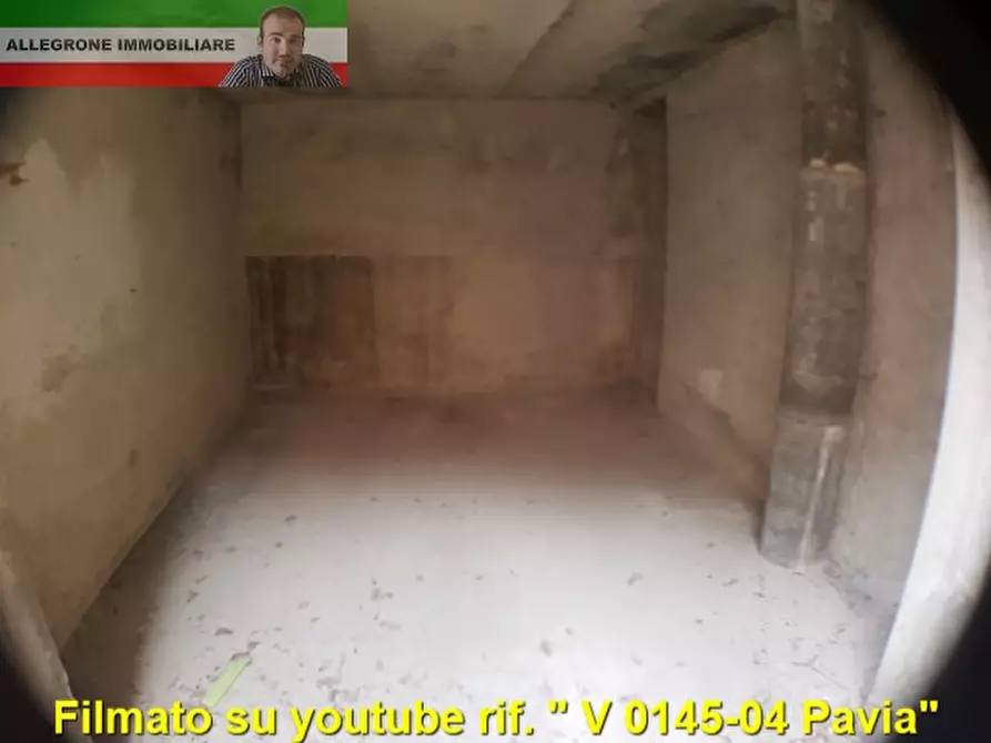 Immagine 11 di Garage in vendita  in brenta a Pavia