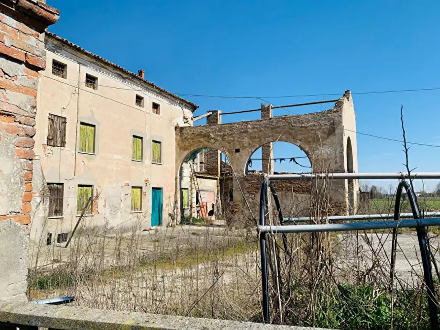 Immagine 1 di Casa indipendente in vendita  in Via Finale a Villa Estense