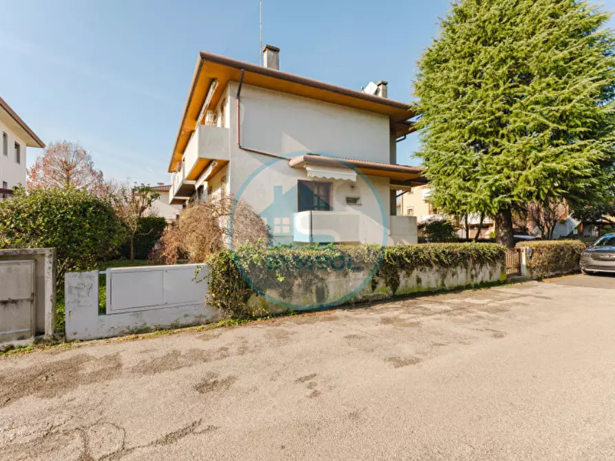 Immagine 6 di Casa trifamiliare in vendita  a Mogliano Veneto