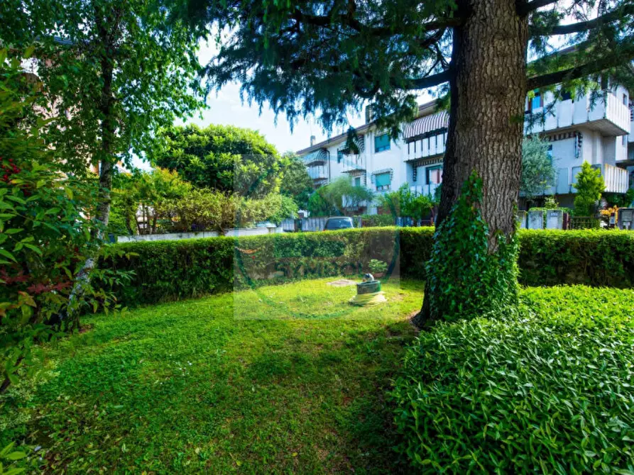 Immagine 15 di Casa trifamiliare in vendita  in VIA IPPOLLITO NIEVO a Mogliano Veneto