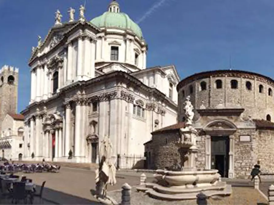 Immagine 4 di Attività commerciale in vendita  in Via Gambara a Brescia