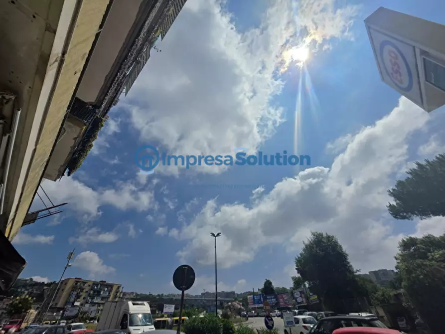 Immagine 1 di Negozio in vendita  in Via Giustiniano a Napoli