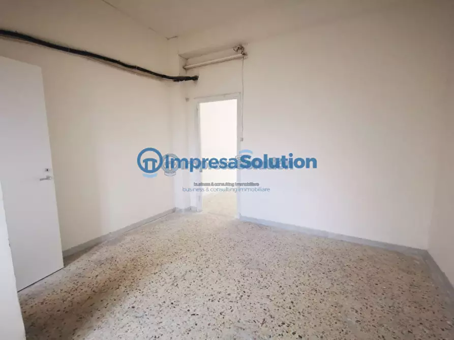 Immagine 6 di Negozio in vendita  in Via Giustiniano a Napoli