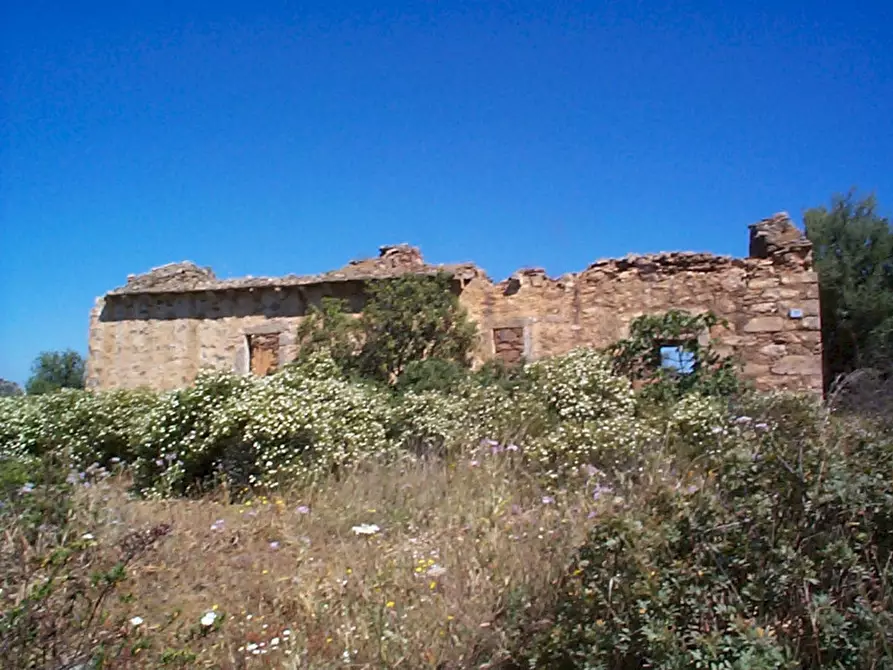 Immagine 2 di Rustico / casale in vendita  in VIA ROCCE SARDE a Olbia