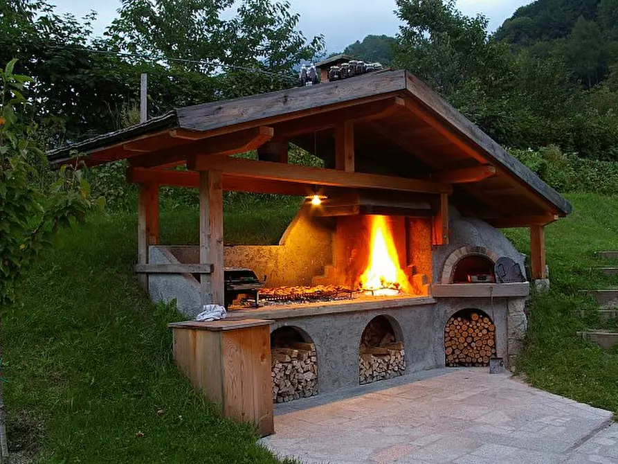 Immagine 2 di Hotel in vendita  a Giustino