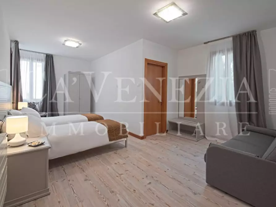 Immagine 3 di Palazzo in vendita  in San Marcuola a Venezia