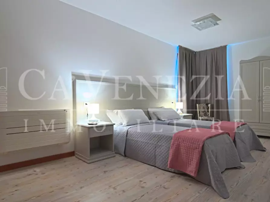 Immagine 8 di Palazzo in vendita  in San Marcuola a Venezia