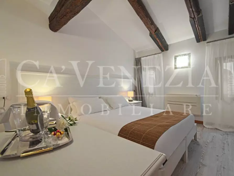 Immagine 11 di Palazzo in vendita  in San Marcuola a Venezia