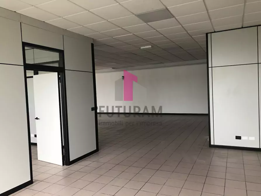 Immagine 9 di Ufficio in affitto  in Via Fermi a Piazzola Sul Brenta