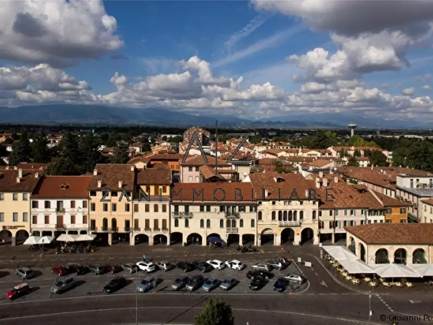 Immagine 1 di Negozio in affitto  in Corso XXIX aprile a Castelfranco Veneto