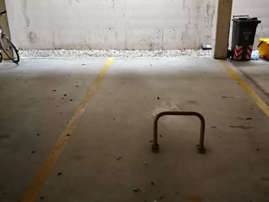 Immagine 4 di Posto auto in vendita  in via delle Querce 51 a Castelfranco Veneto