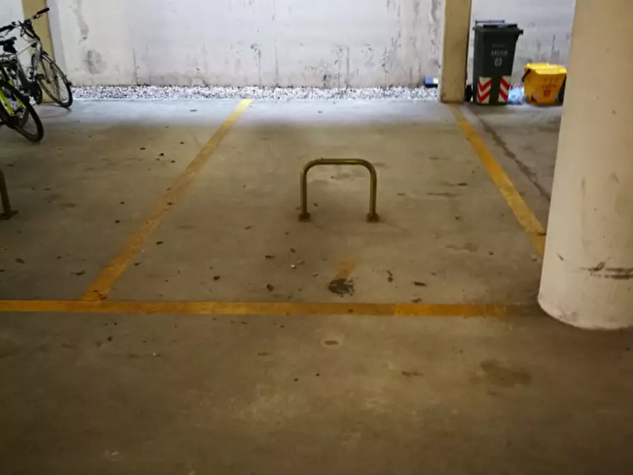 Immagine 5 di Posto auto in vendita  in via delle Querce 51 a Castelfranco Veneto
