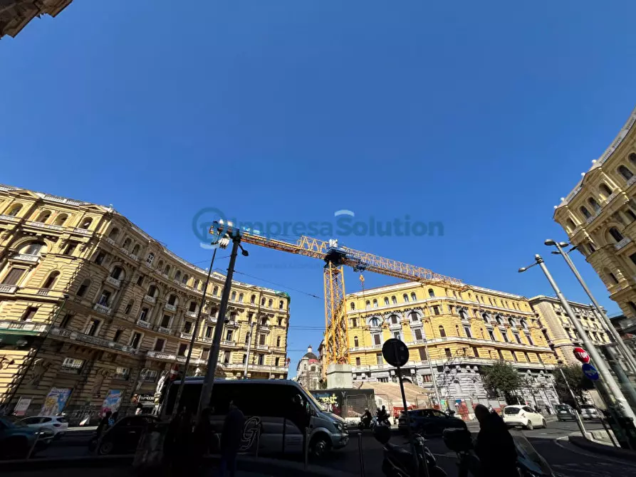 Immagine 2 di Negozio in affitto  in Via Duomo a Napoli