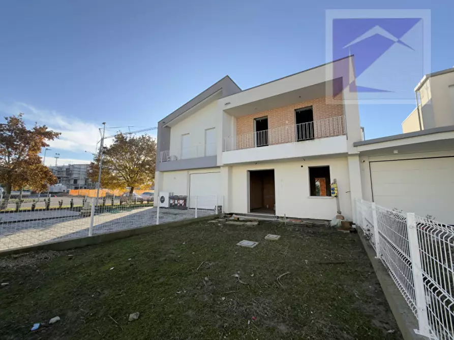 Immagine 2 di Casa quadrifamiliare in vendita  a Massanzago