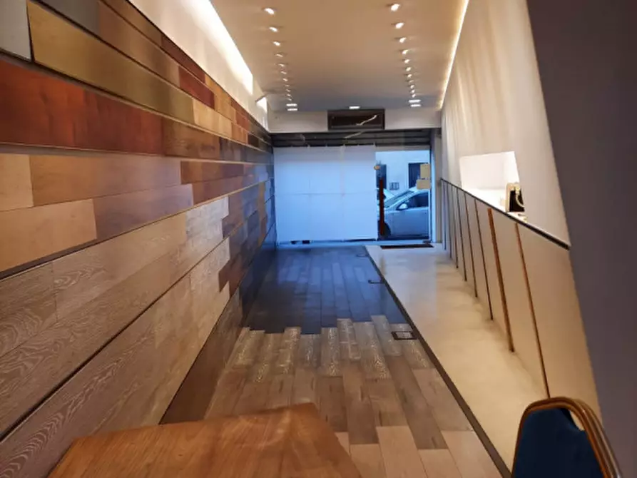 Immagine 3 di Negozio in affitto  in PONTE ALLE RIFFE a Firenze