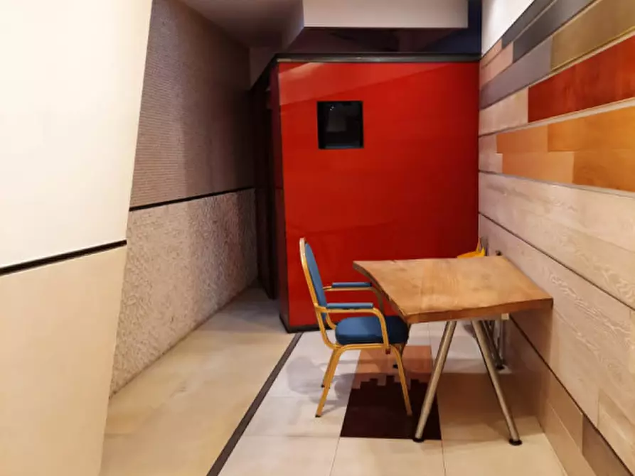 Immagine 6 di Negozio in affitto  in PONTE ALLE RIFFE a Firenze