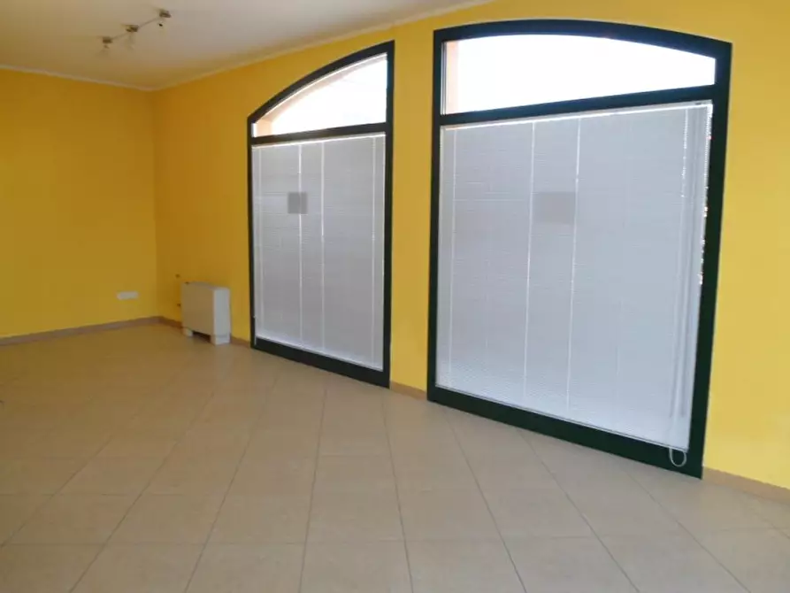 Immagine 5 di Negozio in affitto  a Cervarese Santa Croce