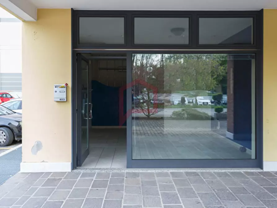 Immagine 1 di Negozio in affitto  in Salzano a Salzano