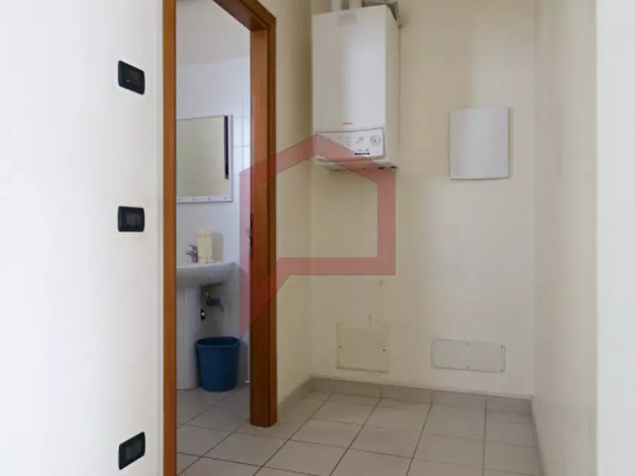 Immagine 6 di Negozio in affitto  in Salzano a Salzano