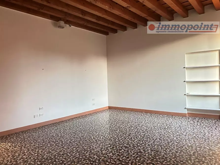 Immagine 29 di Palazzo in affitto  in Via Passalacqua 3 a Bassano Del Grappa