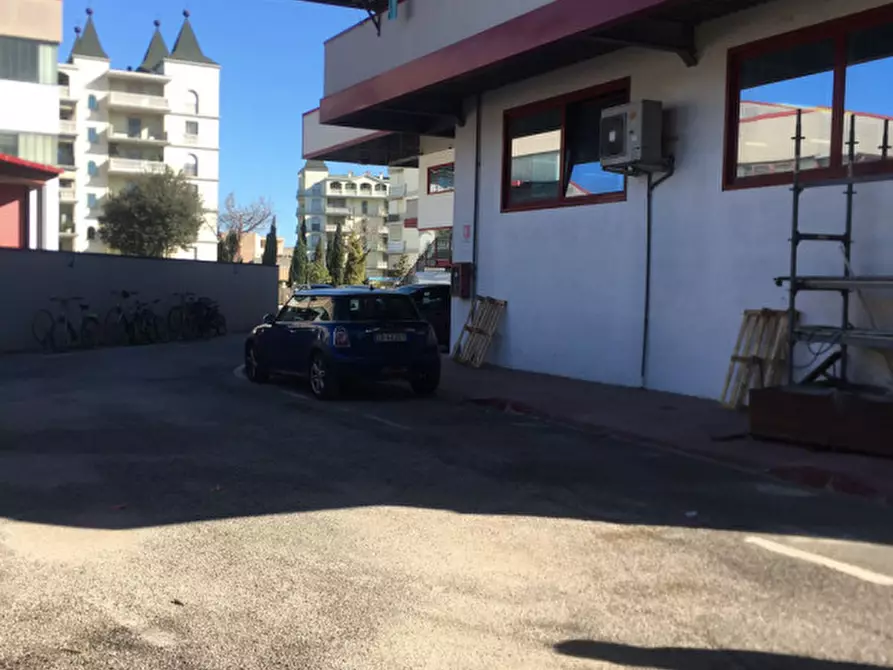 Immagine 1 di Magazzino in affitto  in via Cavllotti a Montesilvano