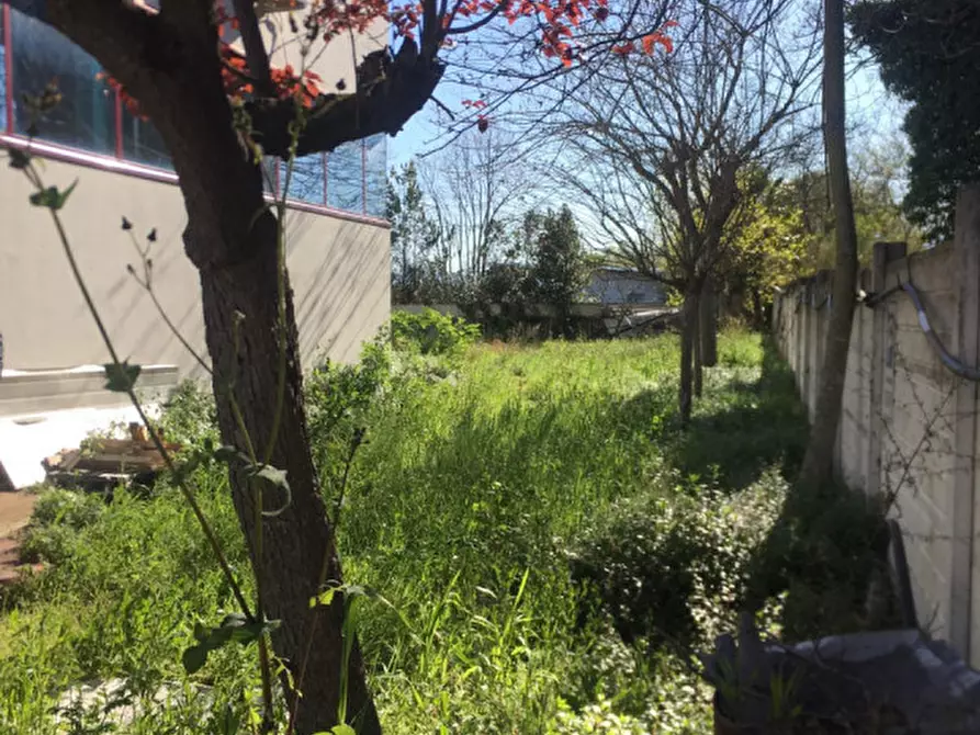 Immagine 10 di Magazzino in affitto  in via Cavllotti a Montesilvano