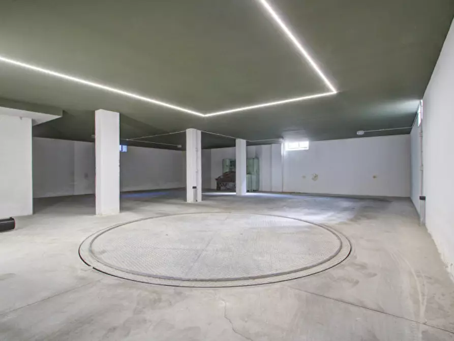 Immagine 1 di Garage in vendita  in Via Verdi 12 a Trento