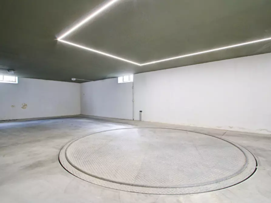 Immagine 3 di Garage in vendita  in Via Verdi 12 a Trento