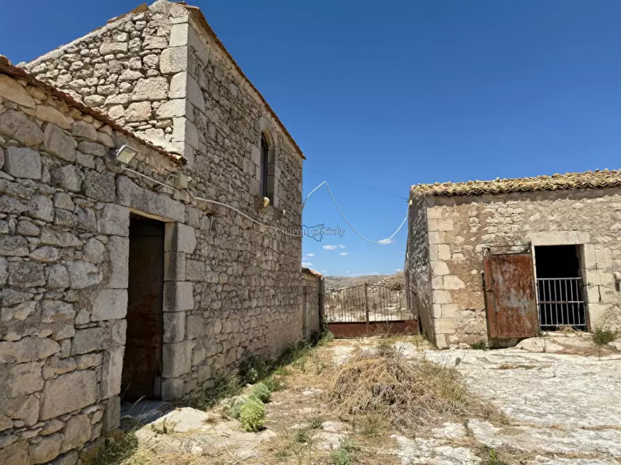 Immagine 54 di Villa in vendita  in VAL DI NOTO a Noto