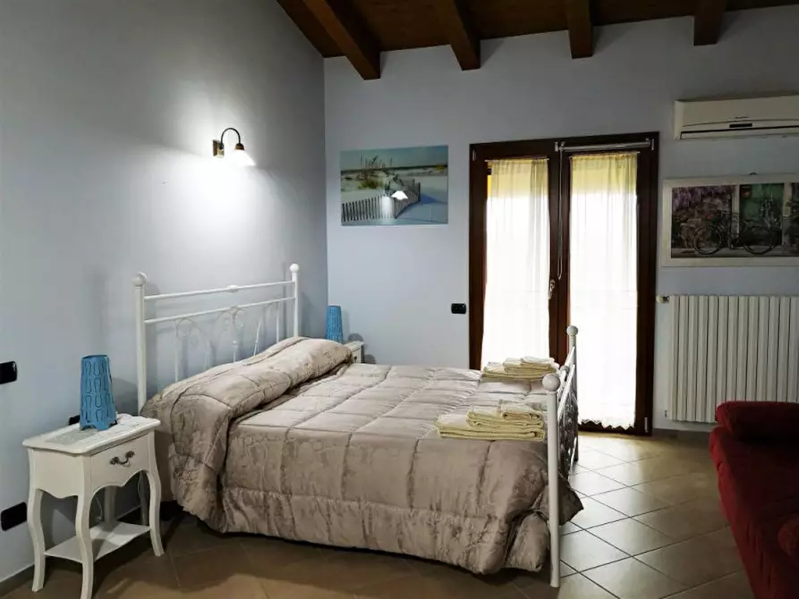 Immagine 1 di Casa indipendente in vendita  in Strada Valcelli a Pesaro