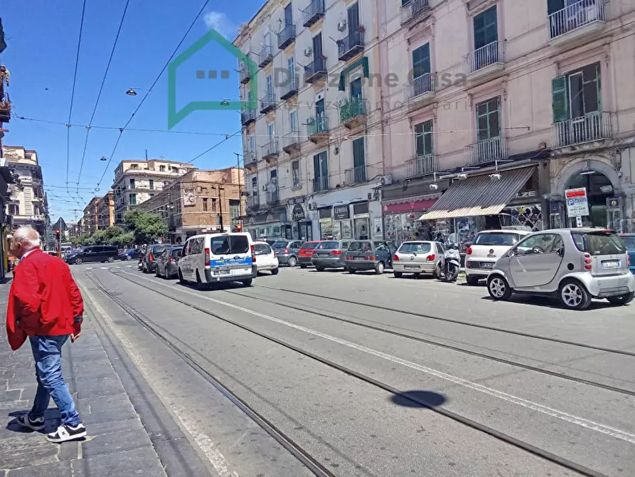 Immagine 4 di Negozio in vendita  in VIA TRISTANO CARACCIOLO,4 a Napoli