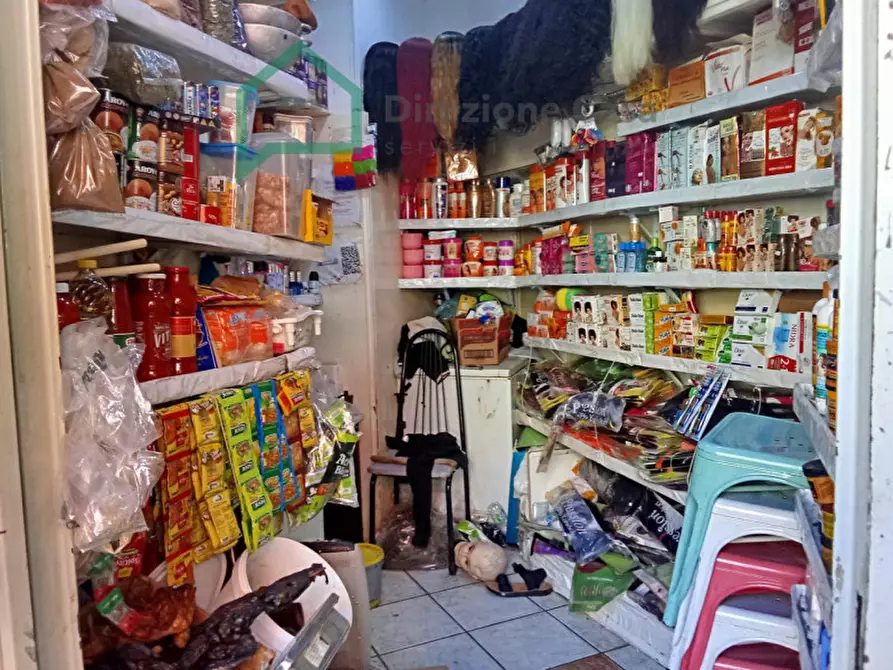 Immagine 6 di Negozio in vendita  in VIA TRISTANO CARACCIOLO,4 a Napoli
