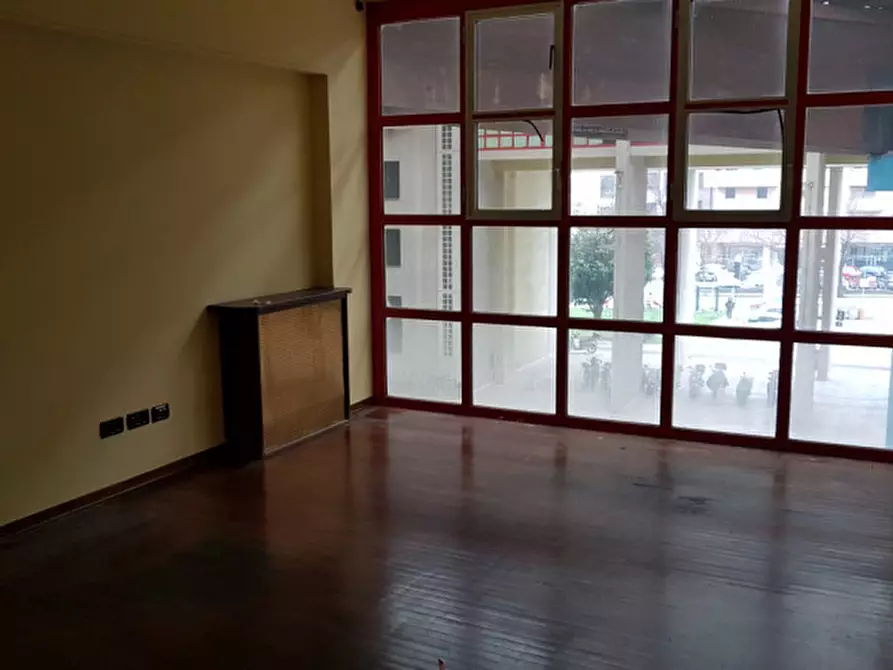 Immagine 5 di Ufficio in affitto  in Passaggio Fratelli Benelli a Pesaro