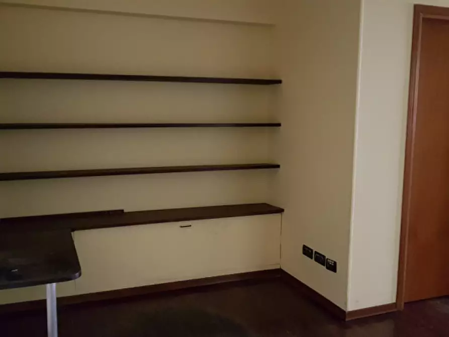 Immagine 8 di Ufficio in affitto  in Passaggio Fratelli Benelli a Pesaro