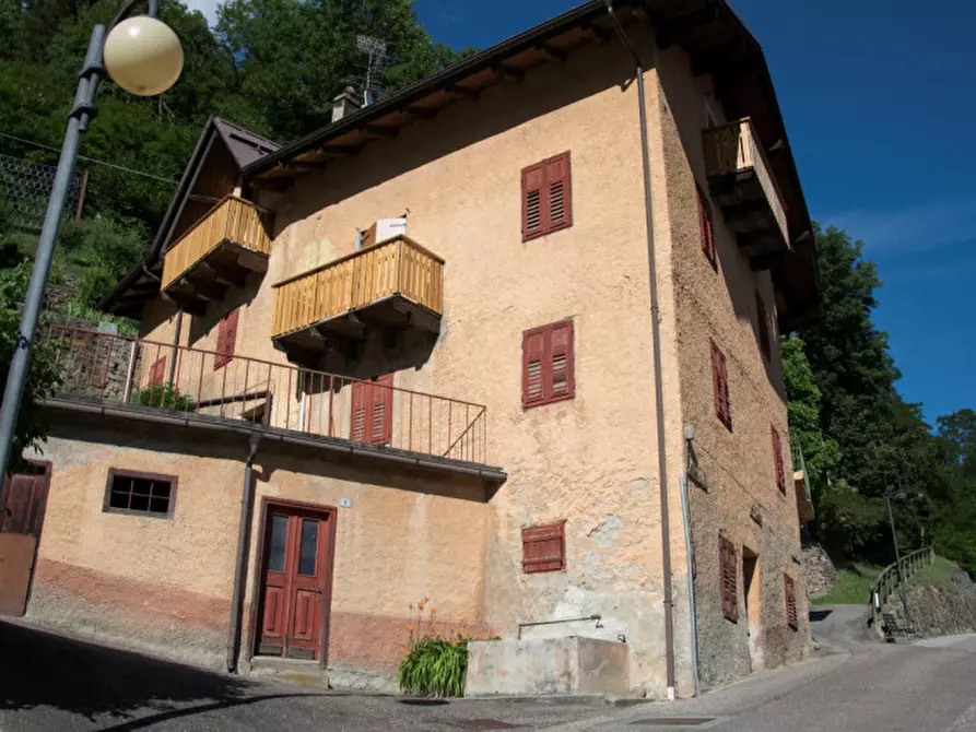 Immagine 2 di Appartamento in vendita  in Via per Roncio, n.5 a Mezzana