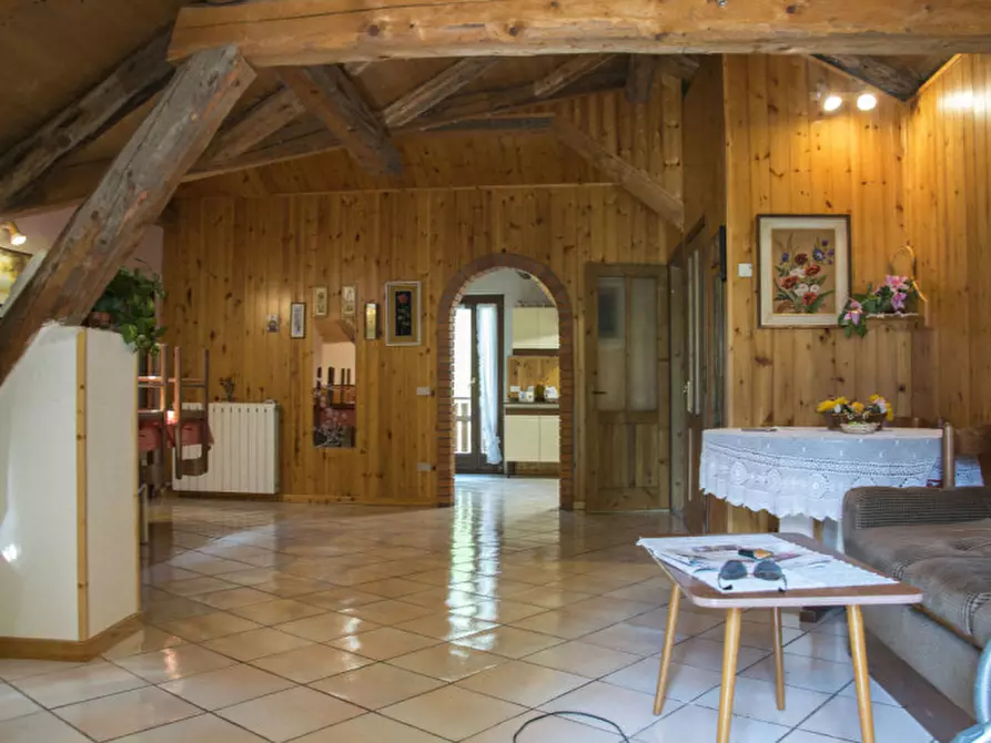 Immagine 6 di Appartamento in vendita  in Via per Roncio, n.5 a Mezzana