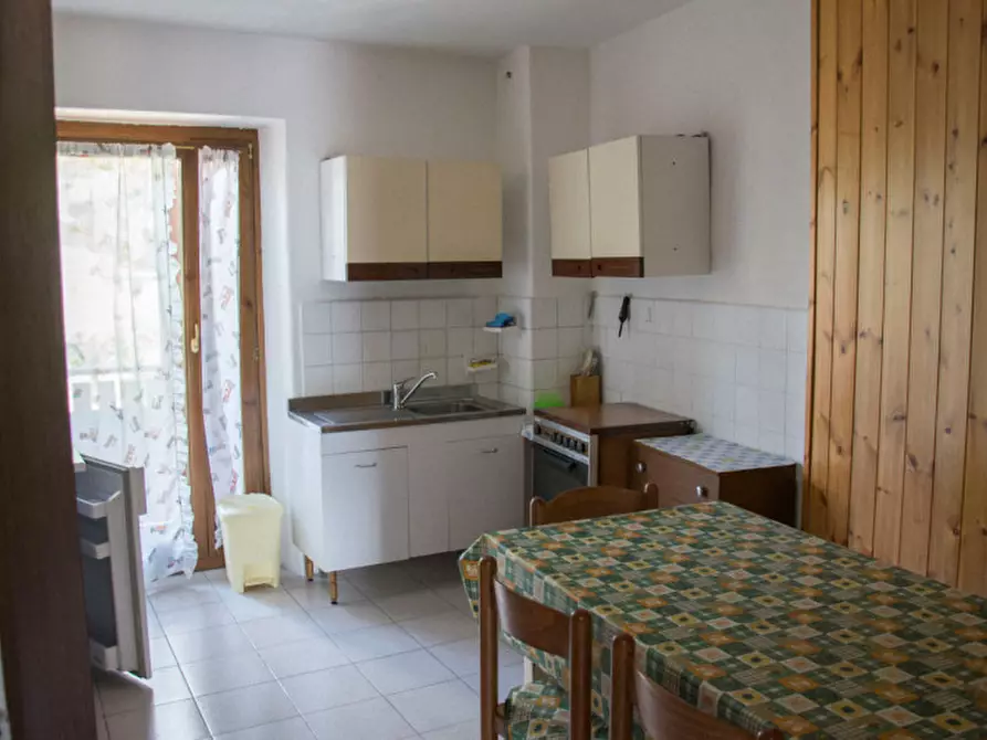 Immagine 14 di Appartamento in vendita  in Via per Roncio, n.5 a Mezzana