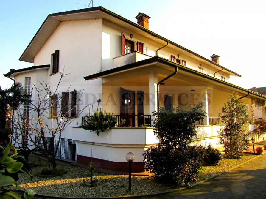Immagine 1 di Villa in vendita  in via Realetta n° 45 a Garlasco