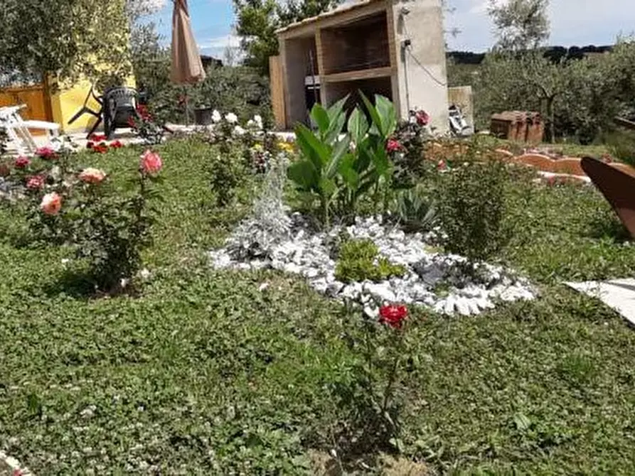 Immagine 2 di Agriturismo in vendita  a Pesaro