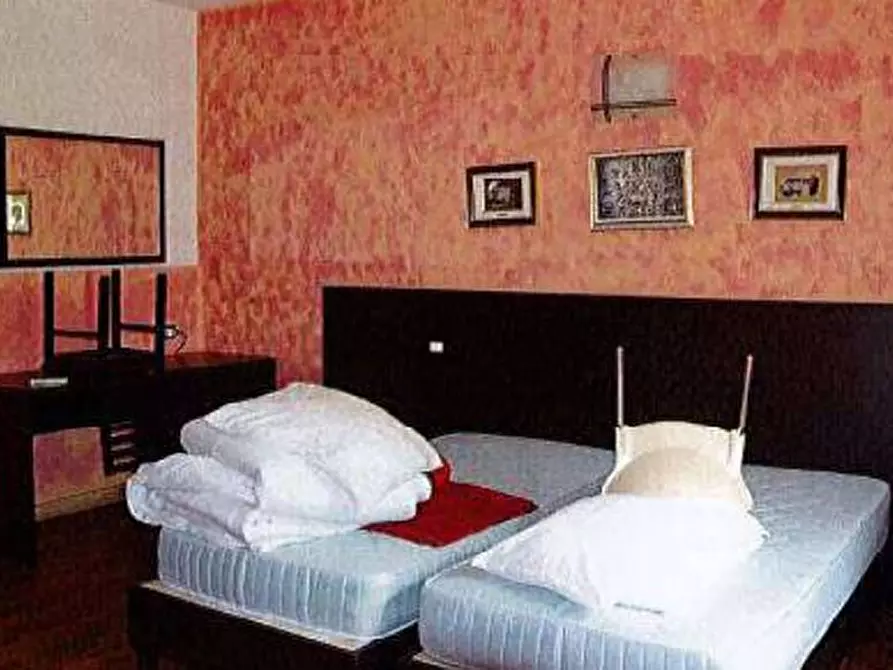 Immagine 4 di Hotel in vendita  in Contrada San Cosimo a Patti