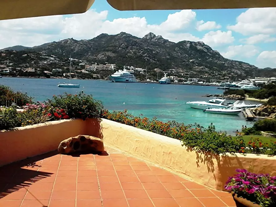 Immagine 2 di Appartamento in vendita  a Arzachena